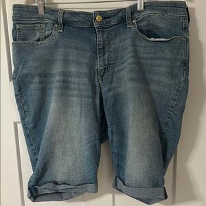 Signature by Levi Strauss Blue Denim Women's Shorts